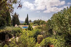 Villa Near Montgo With Pool and Beach