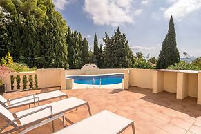 Villa Near Montgo With Pool and Beach