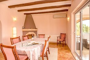 Villa Near Montgo With Pool and Beach