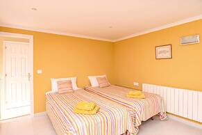 Villa Near Montgo With Pool and Beach