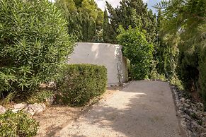 Villa Near Montgo With Pool and Beach
