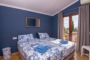 Villa Near Montgo With Pool and Beach