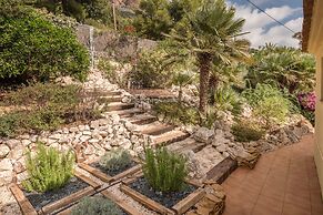 Villa Near Montgo With Pool and Beach