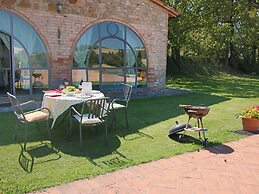 Cottage in Todi With Pool and Terrace