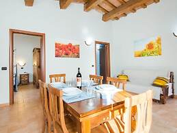 Farmhouse in Apecchio With Pool
