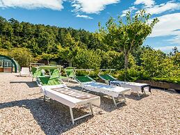 Farmhouse in Apecchio With Pool