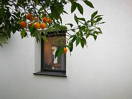Belvilla by OYO Casa Bambu