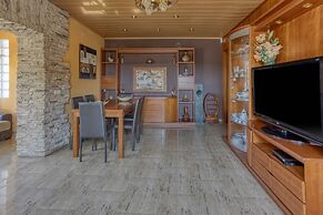 Villa Near Beach & Wineries