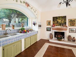 Villa in Salemi With Pool and Garden