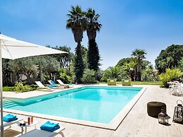 Villa in Salemi With Pool and Garden