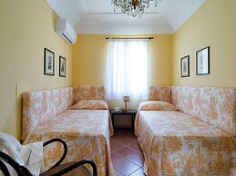 Villa in Salemi With Pool and Garden