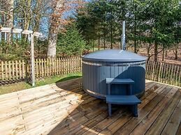 Charming House With Sauna, Jacuzzi in Bullange