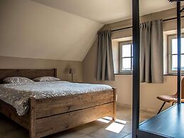 Peaceful Peer Holiday Home