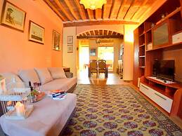 Lucca Retreat With Pool
