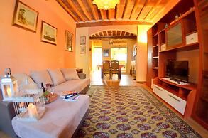 Lucca Retreat With Pool