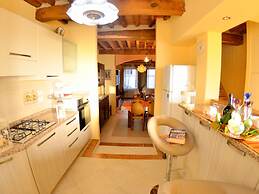 Lucca Retreat With Pool