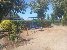 Schone Zweizimmer-ferienwohnung mit Pool im Garten