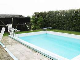 Schone Zweizimmer-ferienwohnung mit Pool im Garten
