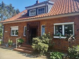 Schone Zweizimmer-ferienwohnung mit Pool im Garten