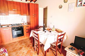 Cottage in Asciano With Pool and Terrace