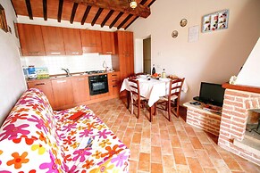 Cottage in Asciano With Pool and Terrace