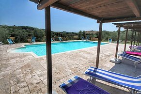 Cottage in Asciano With Pool and Terrace