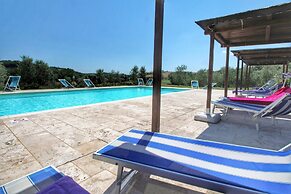 Cottage in Asciano With Pool and Terrace