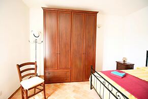 Cottage in Asciano With Pool and Terrace