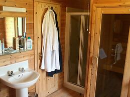 Cottage in Brookland With Private Sauna