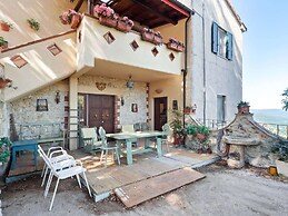Apartment in Stroncone Near Piediluco Lake