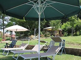 Flat in Piticchio With Scenic Views & Pool