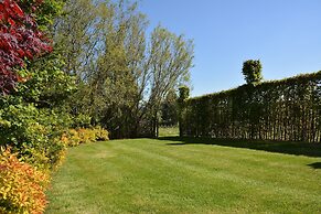 Cottage With Foosball & Garden