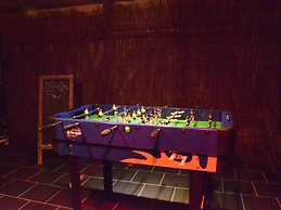 Cottage With Foosball & Garden