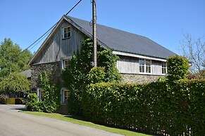 Cottage With Foosball & Garden