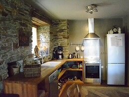 Cottage With Foosball & Garden