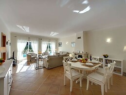 Villa in Carvoeiro With Swimming Pool