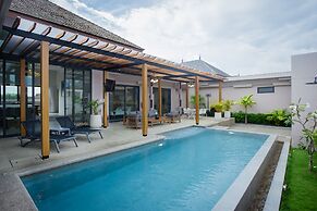 Gold Chariot Pool Villa