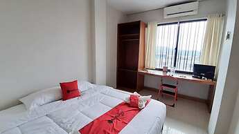 RedDoorz Plus @ Bitung City Center