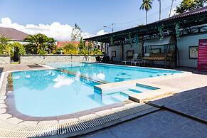 RedDoorz Premium @ Sea Residence Manado