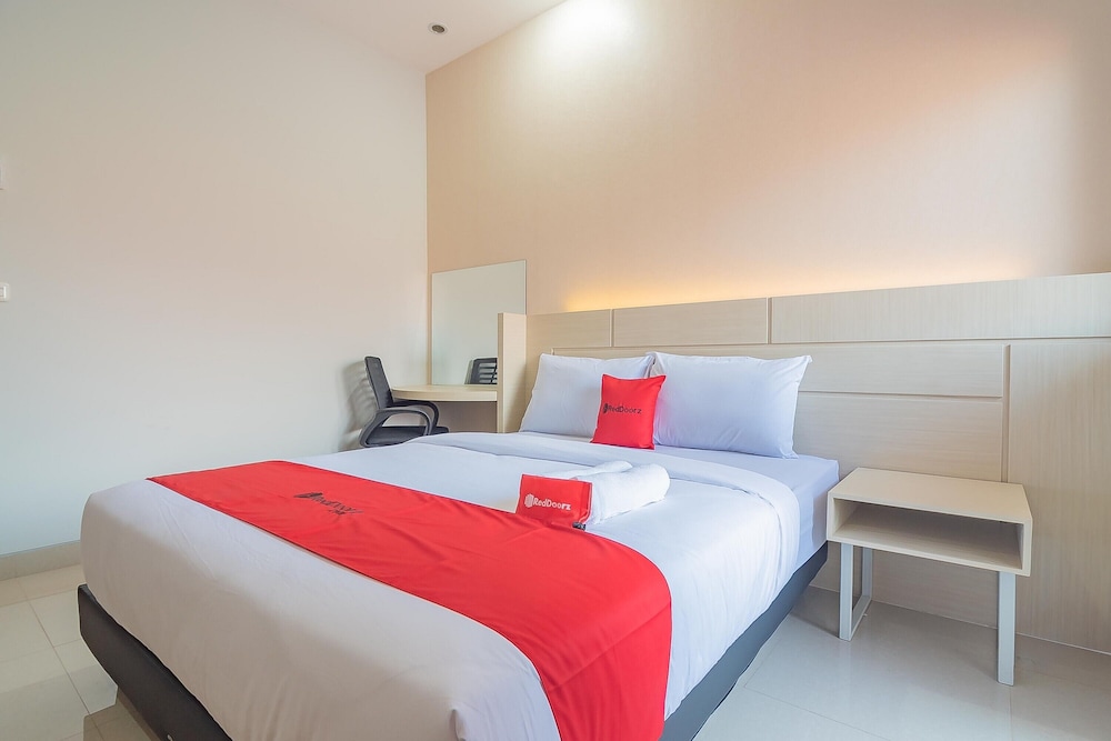 RedDoorz Plus near Taman Budaya Samarinda