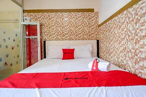 RedDoorz near Kendari Beach 2
