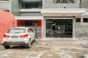 RedDoorz near Plaza Senayan