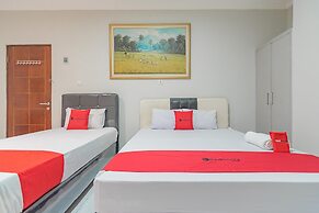 RedDoorz Plus @ Bukit Cinta Street