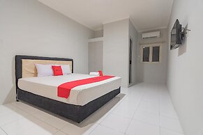 RedDoorz Plus @ Bukit Cinta Street