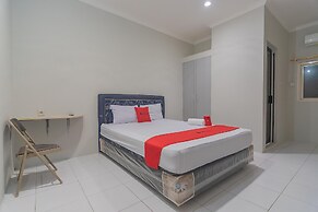 RedDoorz Plus @ Bukit Cinta Street