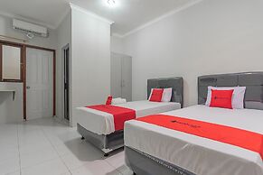 RedDoorz Plus @ Bukit Cinta Street