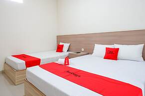 RedDoorz near Pacific Mall Tegal 2