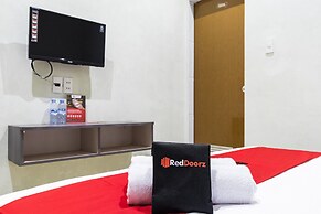 RedDoorz near Medan Amplas