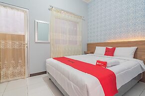 RedDoorz near Alun-Alun Garut