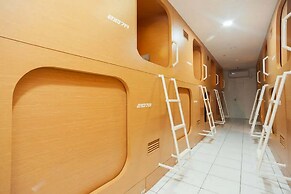 RedDoorz Hostel near Taman Puring